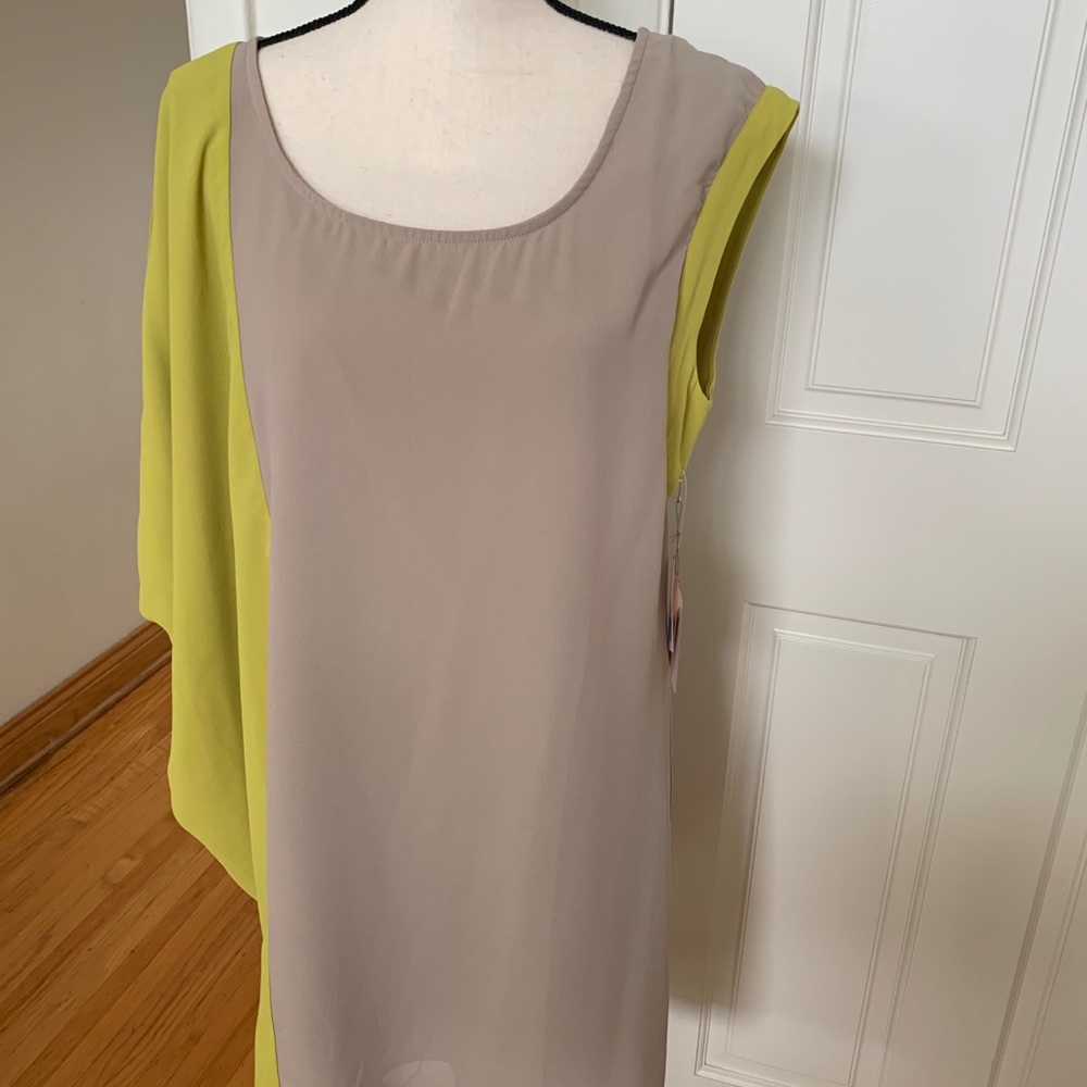 NWT Love 21 Lime and Taupe Cool Design  -Large